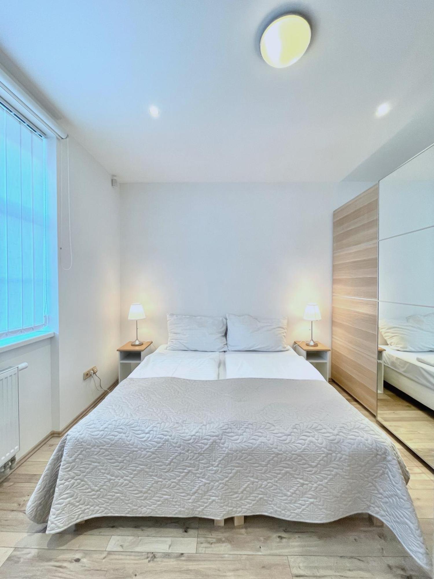 Apartmán In Center Of With Balcony *