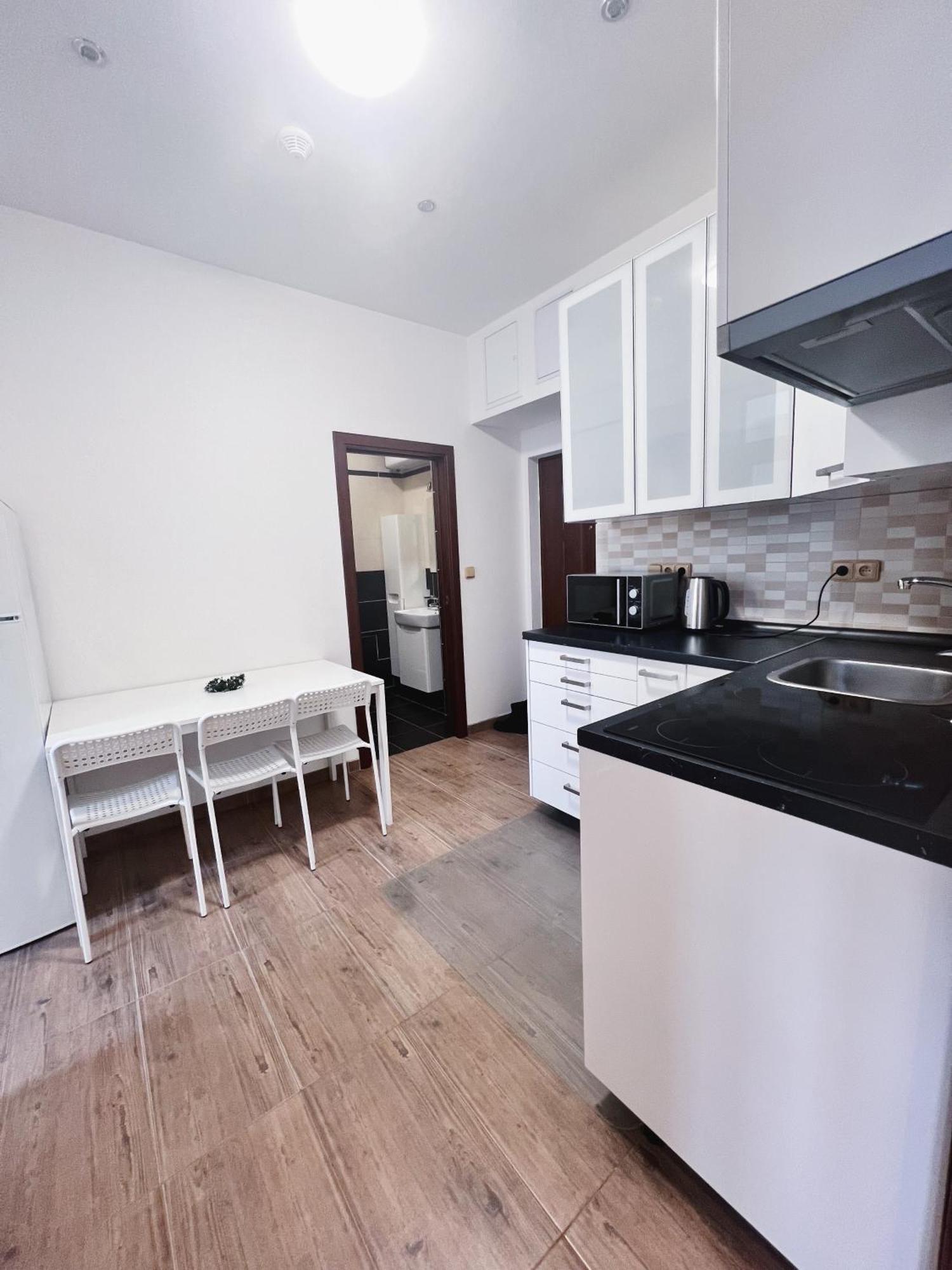 Apartment In Center Of With Balcony