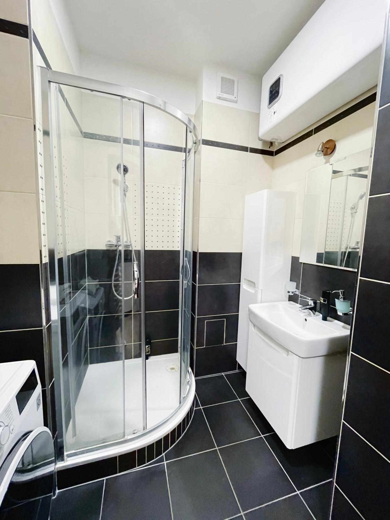 Apartment In Center Of With Balcony Prague